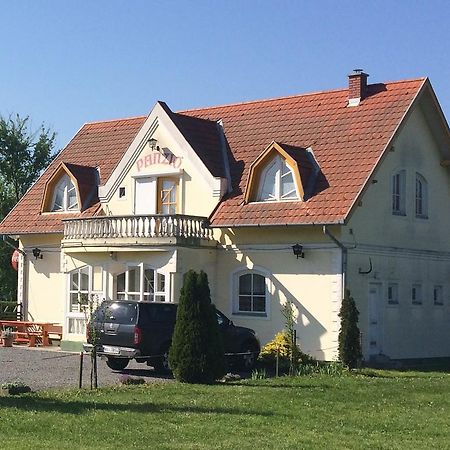 Golf Etterem Es Panzio Hotel Kaposvár Buitenkant foto